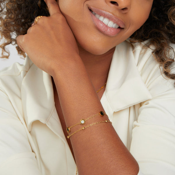 Narukvica od onixa i bijelog kamena